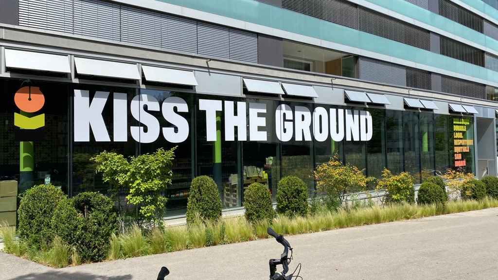 Kiss The Ground - Nyon