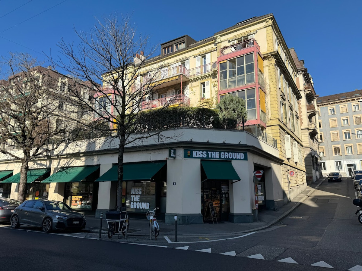 Kiss The Ground - Lausanne